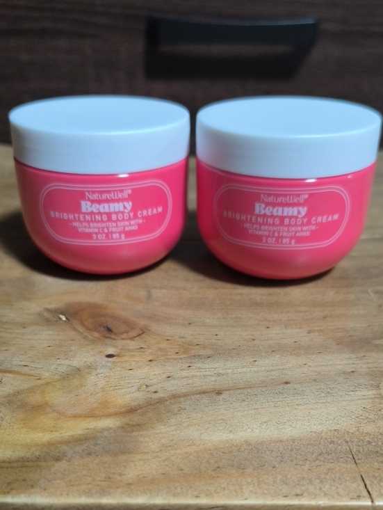 NatureWell Other - Beamy Brightening Body Cream - Pink